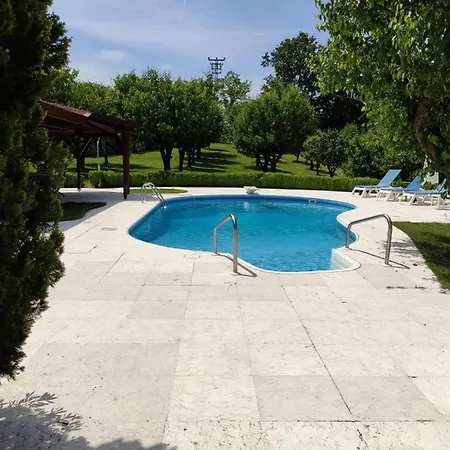 Outstanding Villa With Private Pool And View Near Lake Sapanca فيلة ساكاريا